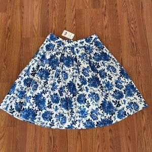 NEW Blue & White Floral Pleated Skirt